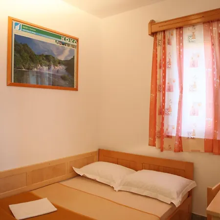 Appartement Two Bedroom With Sea View *