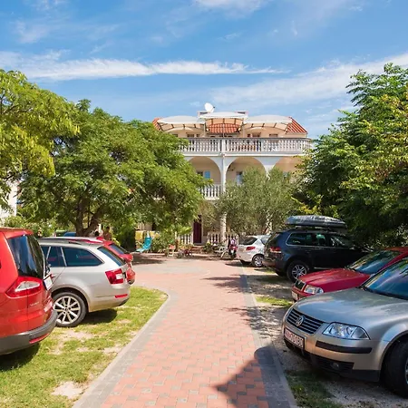 Two Bedroom With Sea View Appartement *