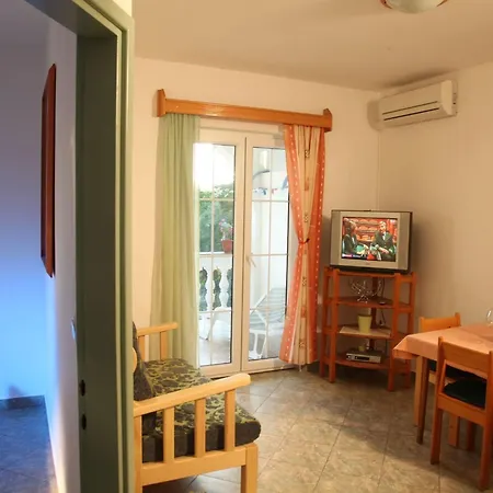 Two Bedroom With Sea View Appartement *